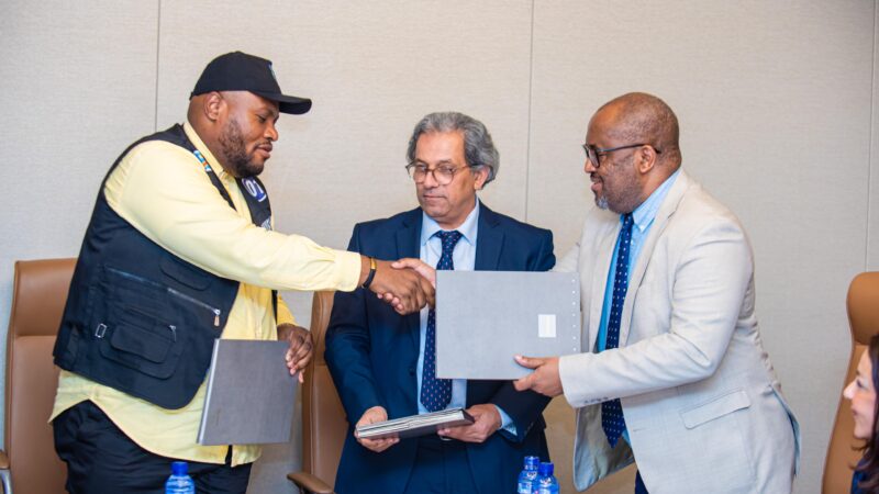 SOCIETE | Le gouverneur Daniel Bumba signe un protocole d’accord entre la ville de Kinshasa et la société TGCCpour la construction d’un hôpital à Maluku