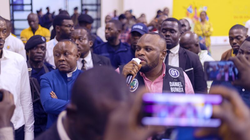 SOCIETE  | Inondations à Kinshasa : le gouverneur Bumba auprès des sinistrés pour évaluer la prise en charge et évoquer l’avenir proche