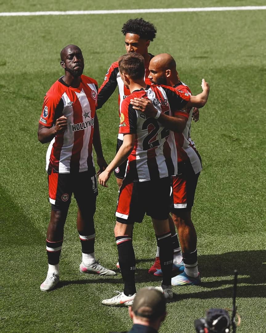 SPORT | Yoan Wissa, dans une autre dimension, porte Brentford malgré la chute face à Fulham 