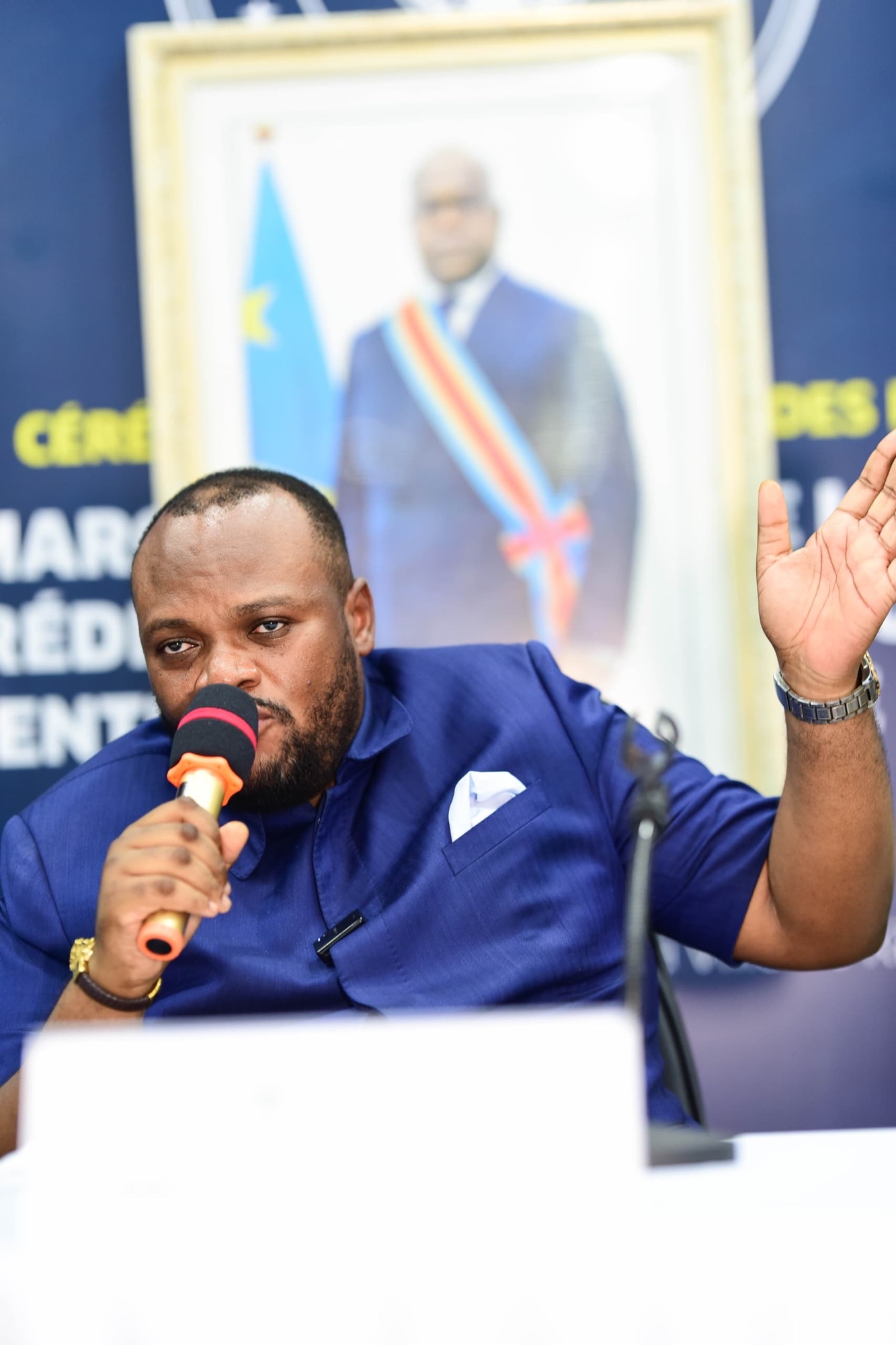 POLITIQUE | Kinshasa : Le Gouverneur Daniel Bumba suspend l’installation de Platini Mwele comme chef coutumier à Bingi-Bingi